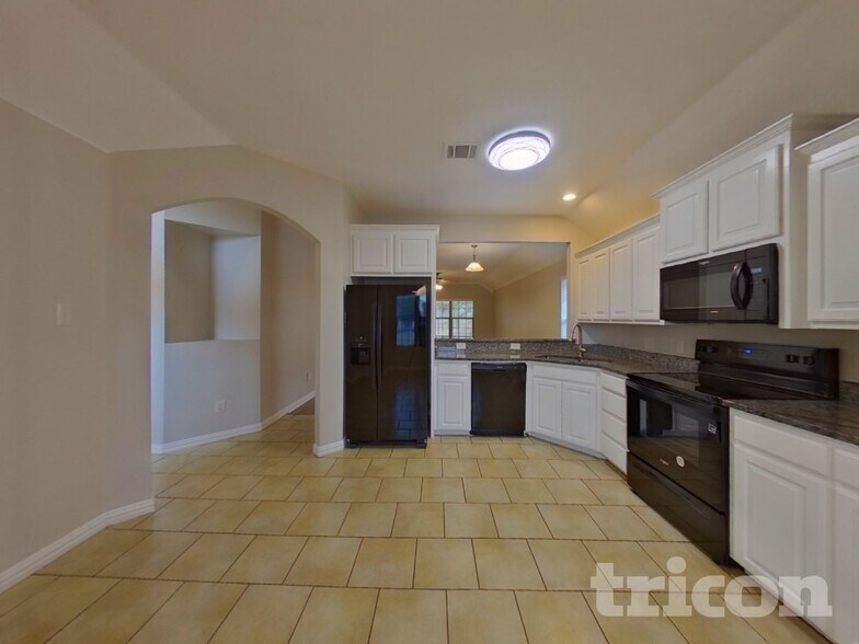 Building Photo - 804 Rambling Ct