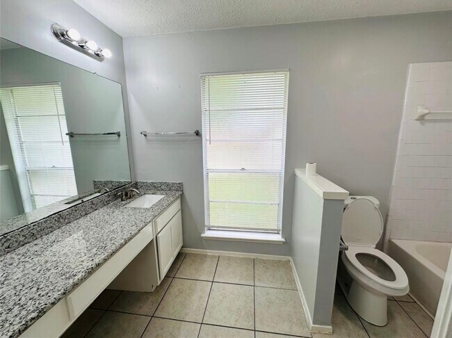 Building Photo - 7015 Sharpsburg Dr