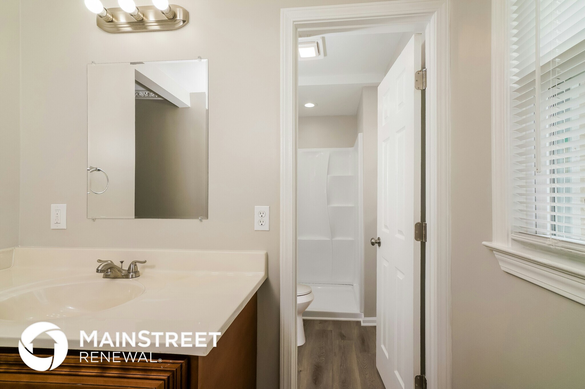 Building Photo - 3725 Greenwich Rd