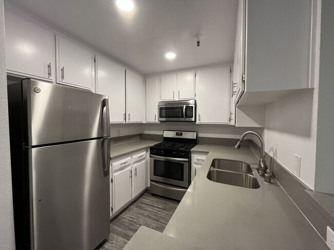 Interior Photo - 4378 Sepulveda Blvd