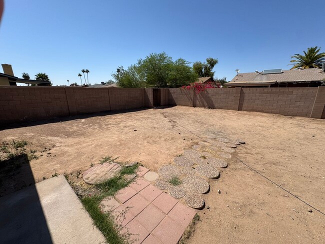 Building Photo - BRAND NEW REMODEL 3 BED, 2 BATH LOCATED HA...