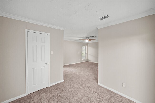 Building Photo - 1606 Stone Lake Dr