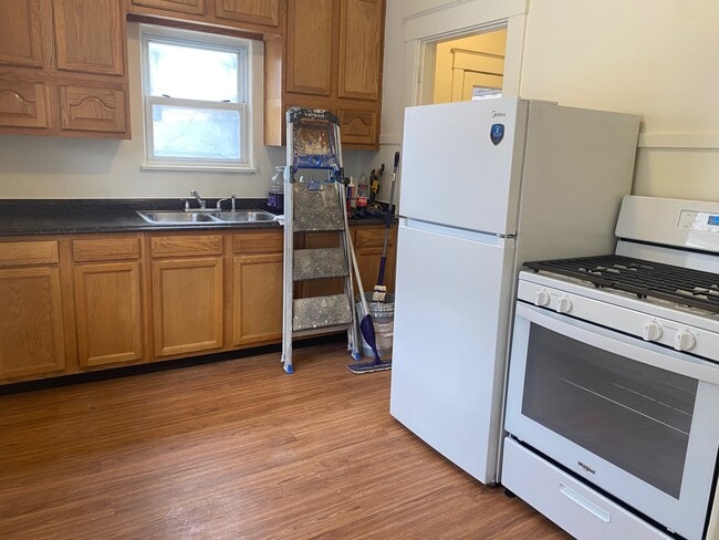 Building Photo - 1629 Grantwood Ave