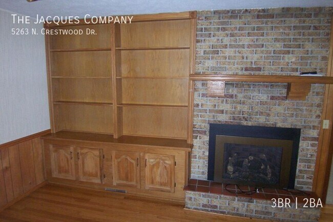 Building Photo - 5263 N Crestwood Dr