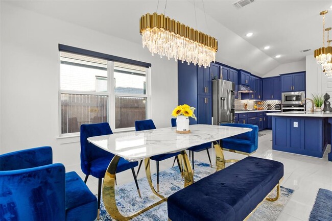Building Photo - 3808 Sandhill Crane Dr