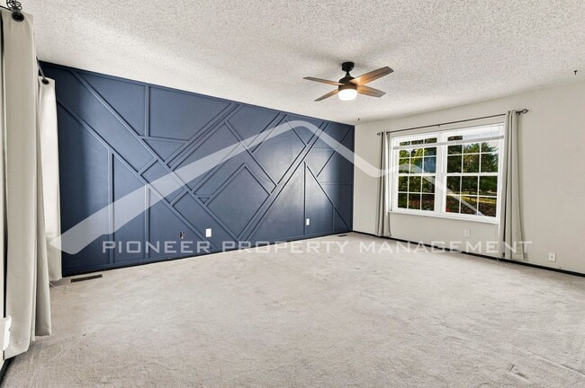 Building Photo - 2598 S Vaughn Way