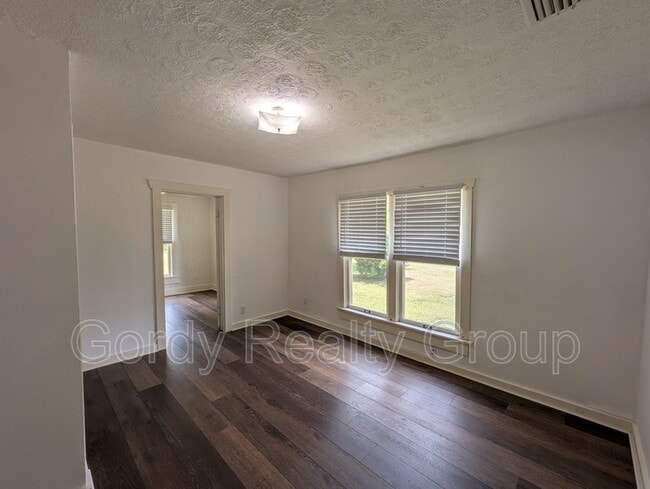 Building Photo - 4368 Lee Rd