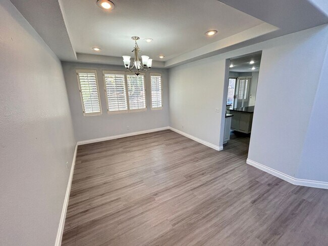 Building Photo - Elegant 4Bed/5Bath/3Car gated residence located near Silverado Ranch