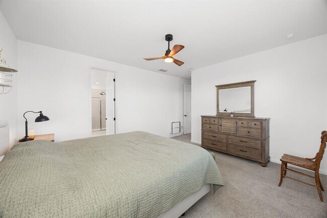 Building Photo - 191 Silverton Ln