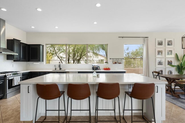 Building Photo - 5404 E Lonesome Trail