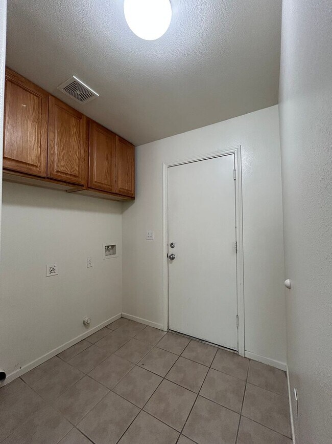 Building Photo - 111 Buck Run Dr