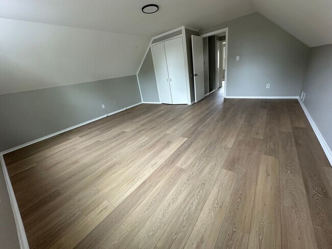 Building Photo - 4 Bedroom, 2 Bathroom Cape Cod