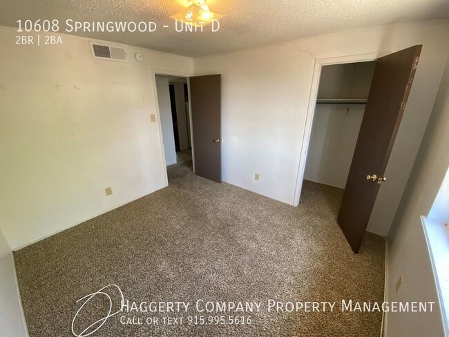 Building Photo - East El Paso 2 bed Refrig A/C Townhome!