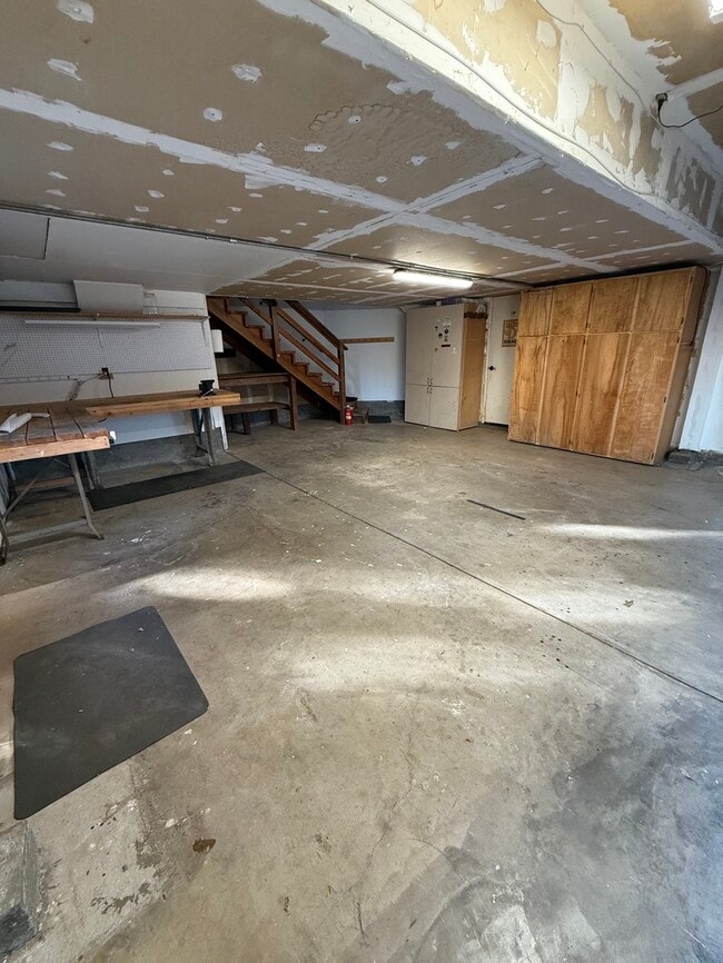 Building Photo - 12490 Erin Dr