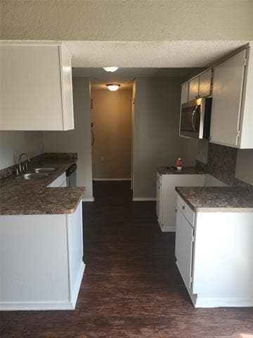 Building Photo - 828 Woodrock Dr