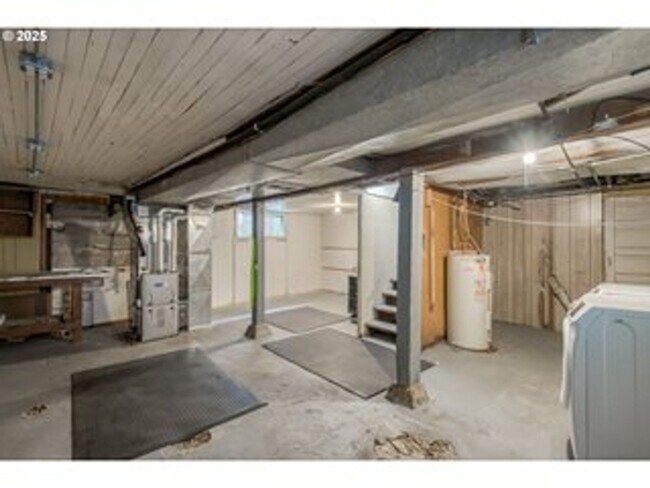 Building Photo - 1174000