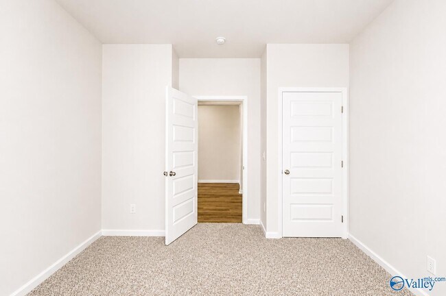 Building Photo - 118 Betty Williams Dr