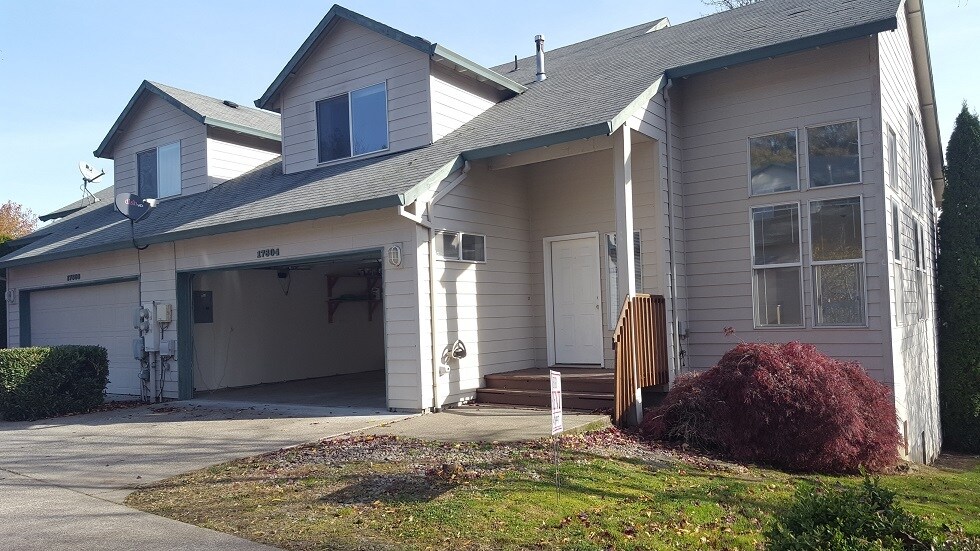 Building Photo - 17604 SW Bany Rd