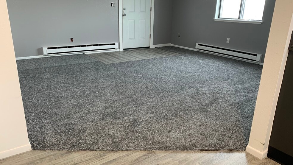 Building Photo - 961 E 23rd St