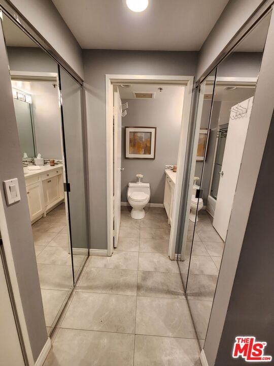 Building Photo - 10660 Wilshire Blvd