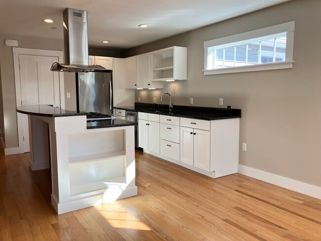 Building Photo - 26 N Main St