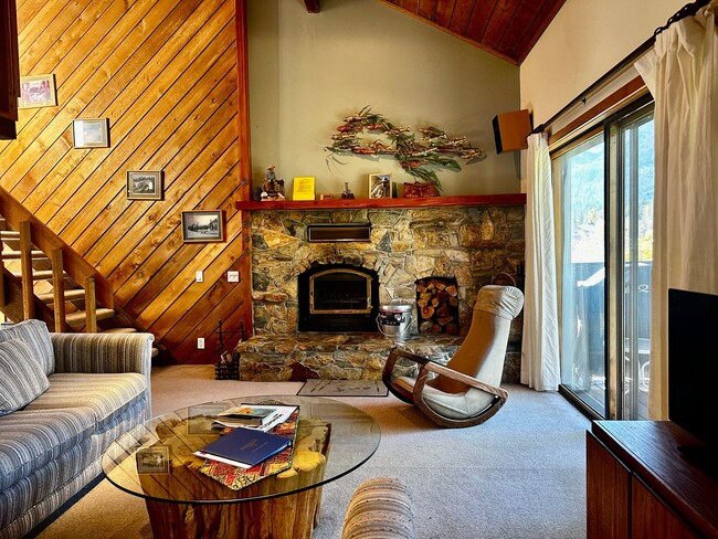 Building Photo - Stunning 3-Bedroom + Loft, 2.5-Bathroom Retreat in Snowcreek – $6,500/Month + Utilities