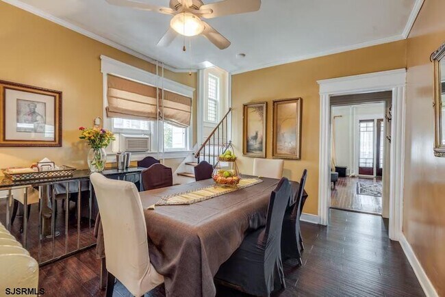 Building Photo - 24 S Vassar Square