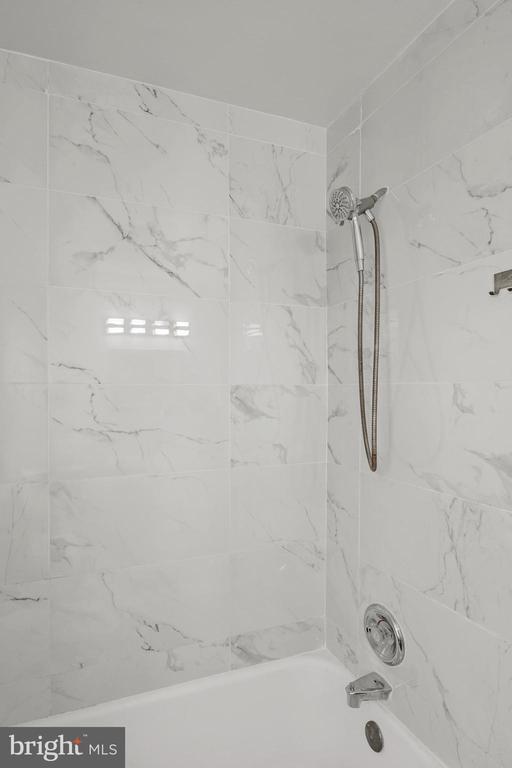 Building Photo - 2061 E Belvedere Ave