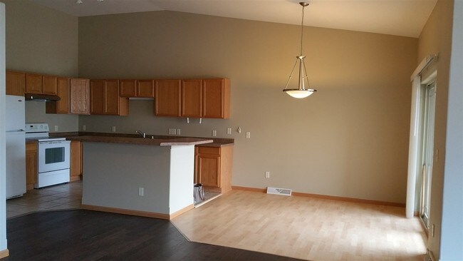 Building Photo - 8035 Starr Grass Dr