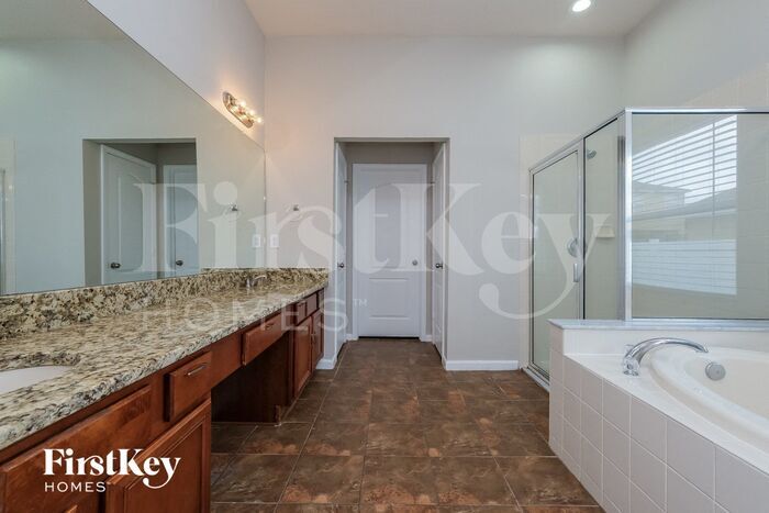 Building Photo - 527 Dunaway Dr