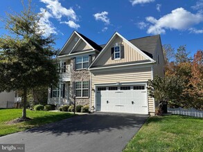 Building Photo - 16010 Eagle Feather Dr