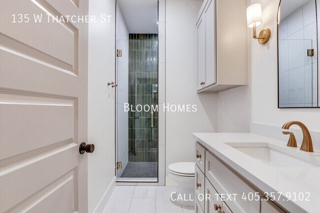 Building Photo - 135 W Thatcher St