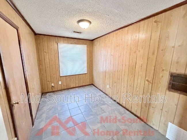 Building Photo - 3205 Madewell St