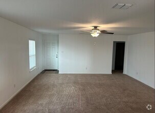 Building Photo - "Charming 3-Bed Oasis with Granite Touches...