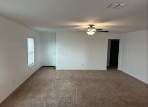 Building Photo - "Charming 3-Bed Oasis with Granite Touches...