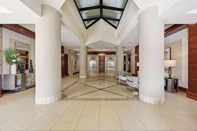 Building Photo - 4551 Gulf Shore Blvd N