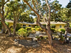 Building Photo - Luxury Living in Pebble Beach