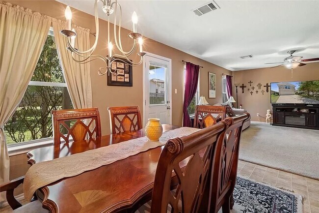 Building Photo - 206 Black