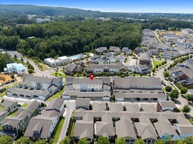 Building Photo - 38 Pine St