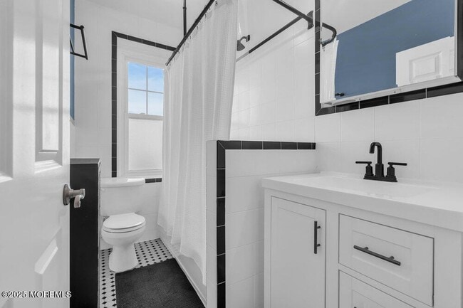 Building Photo - 500 Deal Lake Dr