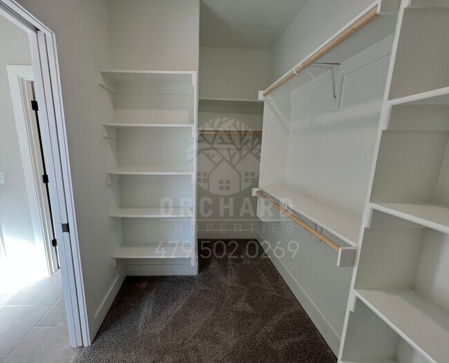 Building Photo - Single-Family Home- Desirable Clearwood Plan