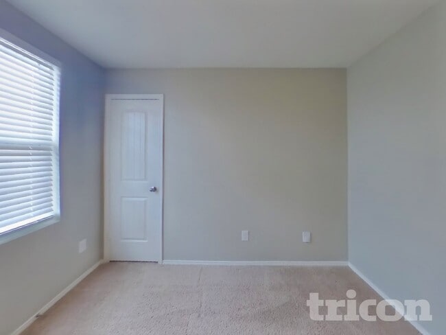 Building Photo - 5632 McClelland St