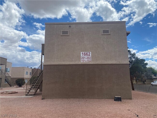 Building Photo - 1662 N Lamont St