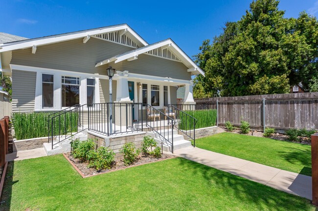 Building Photo - Modern Kensington Cottage