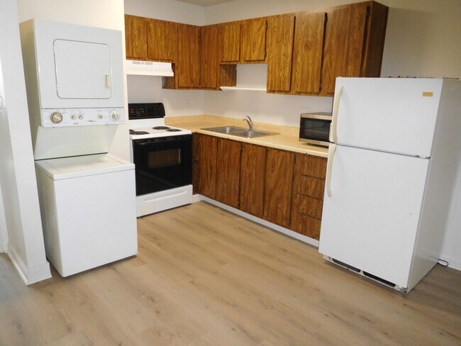 Building Photo - Cute 1 Bedroom close to Victorian Square