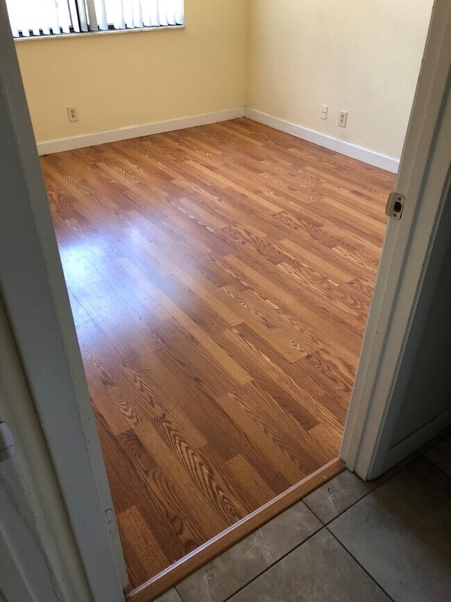 Building Photo - TWO BEDROOM TWO BATHROOM!! WATERFRONT COMMUNITY!!