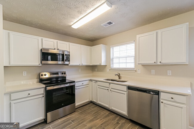 Building Photo - 263 Millstone Dr