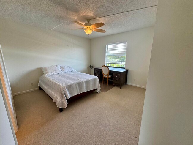 Building Photo - 300 N Hwy A1A