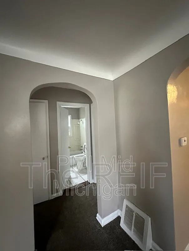 Building Photo - 813 Alvord Ave