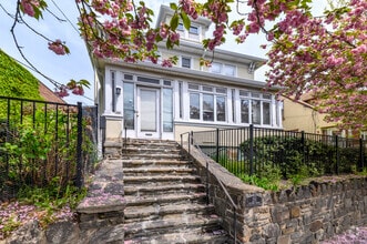 Building Photo - 291 Delavan Ave